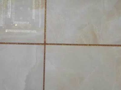 你覺得美縫自己做劃算還是請專業(yè)人士劃算？