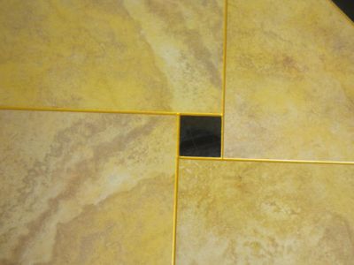 90%的業(yè)主選用金色真瓷膠做美縫，木紋磚適用嗎？