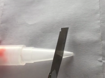 美縫劑膠嘴如何切？