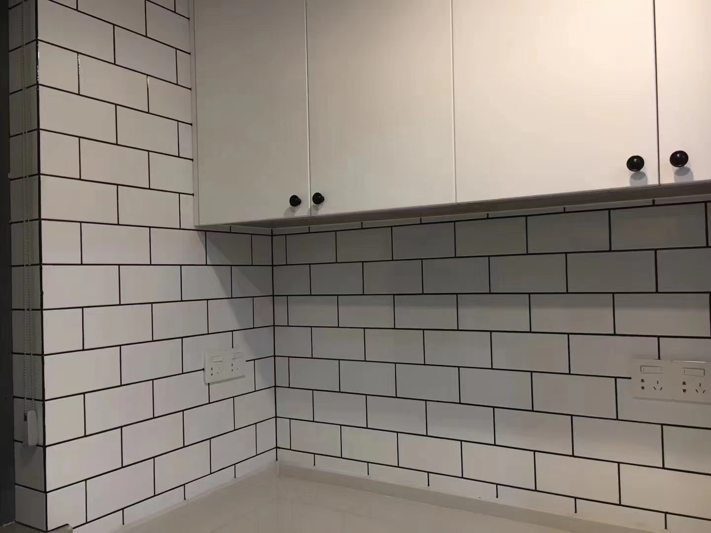 雙管環(huán)氧彩砂和桶裝環(huán)氧彩砂有什么區(qū)別？